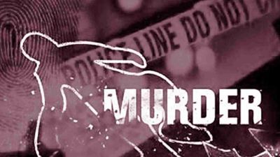 సపోటా పండులో విషం పెట్టి రెండేళ్ళ కూతుర్ని చంపేసిన తండ్రి.. ఆపై 