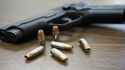 మొయినాబాద్ ఫామ్ హౌస్ లో కాల్పులు?