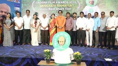 తెలంగాణ గ‌ద్ద‌ర్ అవార్డుకు ఎంపికైన తొలి బ‌యోపిక్ ఇదే.. స్పెషాలిటీ అదే !!