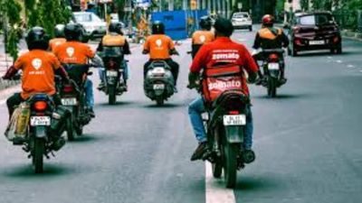 రోడ్డున పడుతున్న గిగ్ వర్కర్లు, ప్రత్యామ్నాయంగా..!!