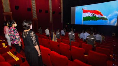 అట్టర్ ఫ్లాప్ అనే టాక్‌తో మొదలై చివరకు బ్లాక్ బస్టర్ అయిన సినిమాలు ఇవే