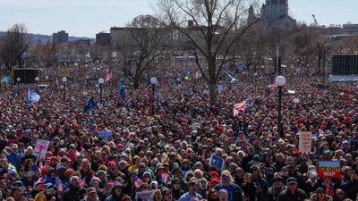 ఇరాన్ తో యుద్దం వేళ ట్రంప్కు వ్యతిరేకంగా, 'నో కింగ్స్'- అమెరికా రోడ్ల పైకి లక్షల మంది..!!