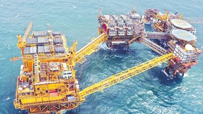 చమురు వేట: రంగంలోకి ONGC, కృష్ణ-గోదావరి నుంచి అండమాన్ వరకు..