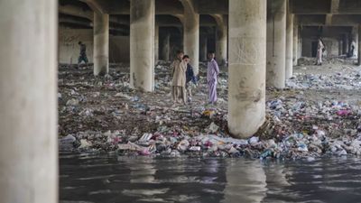 ప్రపంచంలోనే అత్యంత 'చెత్త' దేశంగా పాకిస్థాన్ రికార్డు..