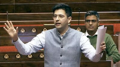 Raghav Chadha: పెళ్లైన జంటలపై ఐటీ భారమా?  రాఘవ్ చద్దా సంచలన స్పీచ్