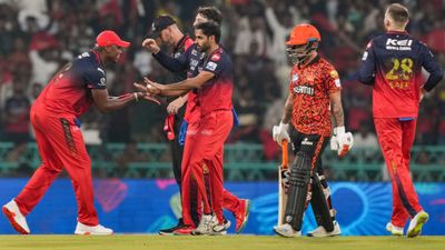 రేసు గుర్రాన్ని పక్కన పెట్టిన ఆర్సీబీ