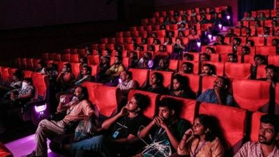 చిన్న సినిమా పెద్ద హిట్ అంటే ఇదే..! 