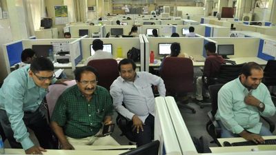 తెలంగాణ ప్రభుత్వ ఉద్యోగులకు బంపరాఫర్.. భారీ డిస్కౌంట్