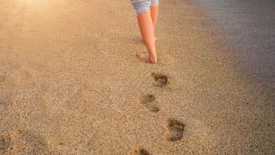 దయచేసి నడవండి..  రోజుకు 7000 అడుగులేయండి..