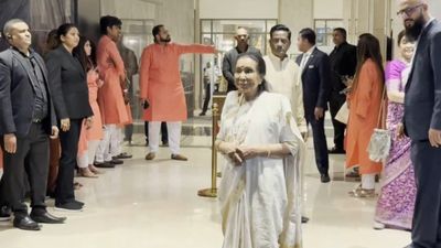 ఆశా భోస్లే చివరి వీడియో వైరల్.. కదిలిస్తున్న దృశ్యాలు!