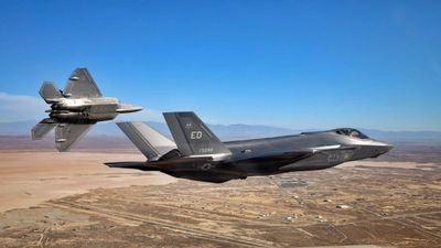 ప్రపంచంలోని టాప్ 10 యుద్ధ విమానాలు ఇవే..