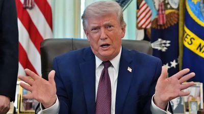 ట్రంప్ దెబ్బకు తలవంచిన ఇరాన్..?  ఎట్టకేలకు కాళ్లబేరానికి..?