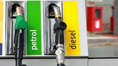 వంటగ్యాస్ రేట్లు భారీగా పెరిగిన వేళ.. పెట్రోల్ ధరలు ఇలా!!