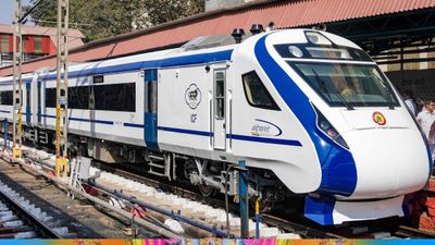 విశాఖ - సికింద్రాబాద్ వందే భారత్ కు మరో హాల్ట్, ఆ 9 ఎక్స్‌ప్రెస్ లు ఇక రెగ్యులర్ గా..!!