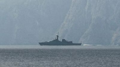హర్మూజ్‌ ను దాటిన అమెరికా యుద్ధనౌకలు.. ఇదే తొలిసారి..! 