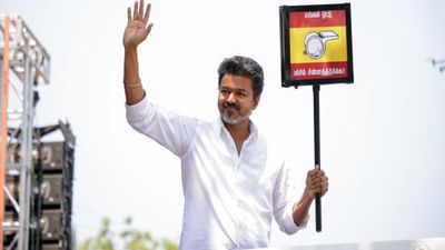 విజయ్ విజిల్ రీసౌండ్- పెరంబూరు, తిరుచ్చి ఈస్ట్ గ్రౌండ్ రిపోర్ట్