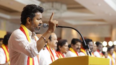 విజయ్ కు భారీ షాక్.. నామినేషన్ రిజెక్ట్