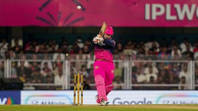 IPL 2026: ఆర్‌సీబీని వీడియో గేమ్ ఆడిన బుడ్డోడు.. నోరెళ్లబెట్టిన కోహ్లీ!