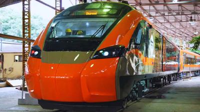 బెంగళూరుకు వందేభారత్ స్లీపర్, రైల్వే మంత్రి ప్రకటన- రూట్, హాల్టింగ్..!!