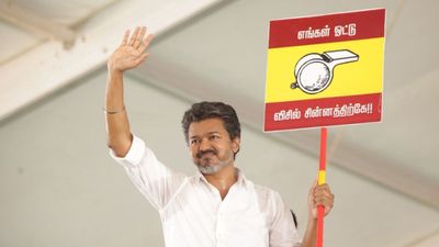 విజయ్ పార్టీలో సినిమా చిచ్చు! కీలక పార్టీ మద్దతు ఖతం