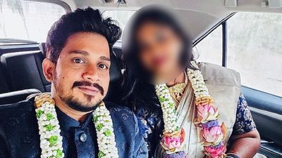 ప్రేమ పేరుతో గొడ్డు మాంసం తినిపిస్తూ.. మతం మార్చి నరకయాతన!