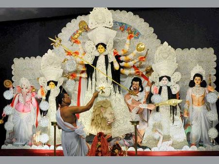 দুর্গাপূজা মানেই পেটপূজা: এই কদিন বাঙালির সেরা পাঁচ 'ভোগ' কী কী