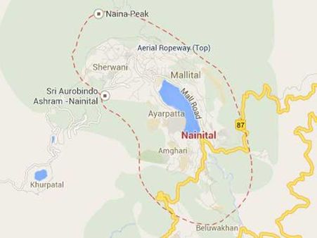 নিয়ন্ত্রণ হারিয়ে বাস খাদে, মৃত ১৬