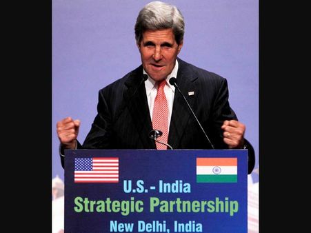 দেবযানীকাণ্ডে সলমন খুরশিদের সঙ্গে কথা বলতে পারেন জন কেরি