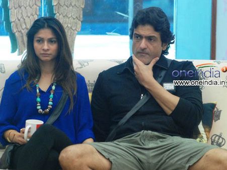 ছবি : বাড়ির ভিতর প্রেমের ইতি, কুশলের পর বিগ বস থেকে আউট হলেন আরমান কোহলি