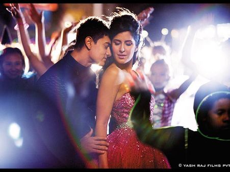 আইনি বেড়াজাল টপকে পাকিস্তানেও ধুম মাচালো 'ধুম থ্রি'