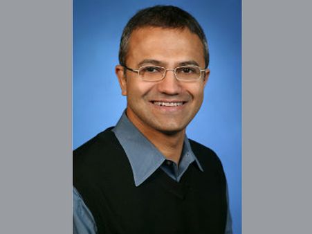 মাইক্রোসফটের সিইও পদে বসছেন ভারতের সত্য নাদেল্ল