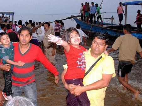 ওড়িশার হীরাকুদ জলাধারে নৌকাডুবিতে ১২ জনের মৃত্যু, নিখোঁজ ১১