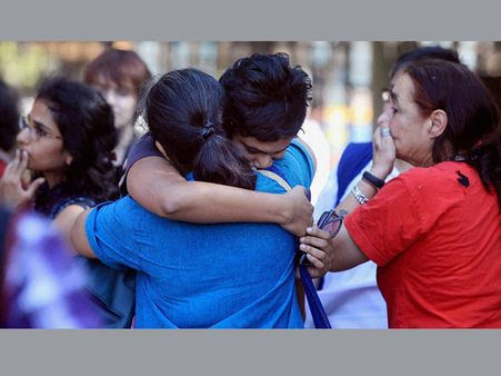 সমকামী হওয়ার অপরাধে আমেদাবাদে দুই পুলিশের হাতে ধর্ষিত যুবক