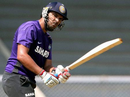 আইপিএল নিলাম : ১৪ কোটি টাকার ভালবাসায় যুবিকে বুকে টানলেন বিজয় মাল্য