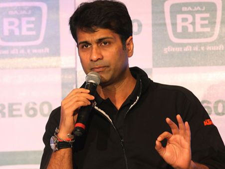 'কংগ্রেস হল বাজাজ চেতক, আর বিজেপি হিরো স্প্লেন্ডার'