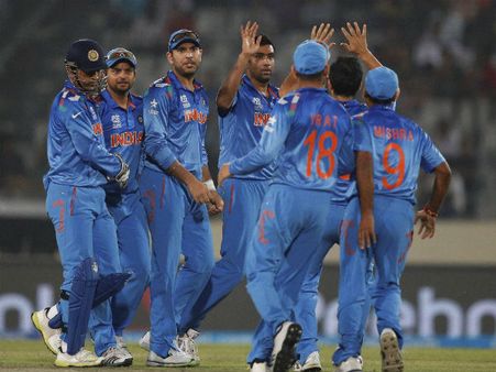 ব্যাটে যুবি-বলে অশ্বিন সুপারহিট, অসিদের ৭৩ রানে হারিয়ে ভারত ফেভারিট