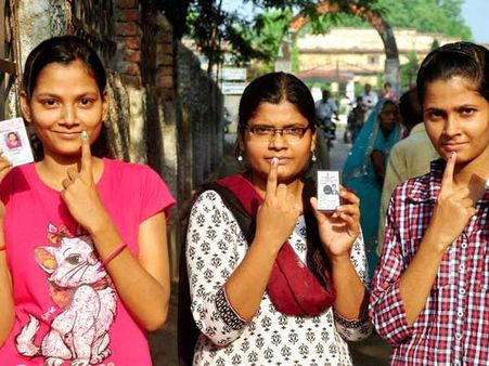 লোকসভা নির্বাচন : সীমান্ধ্রে ভোট পড়ল ৭৪ শতাংশের বেশি, আমেঠীতে প্রায় ৫০ শতাংশ