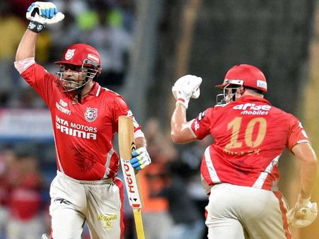 ৫৮ বলে ১২২ করে সহবাগের সতর্কবাণী, 'আমার সঙ্গে লাগতে এসোনা'!