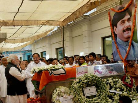 (ছবি) নিহত গোপীনাথ মুন্ডে: কিছু অশ্রুসজল মুহূর্ত