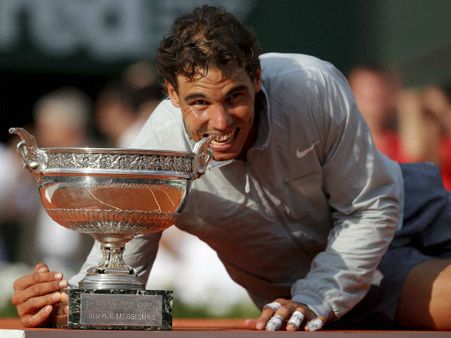 (ছবি) নবম বার ফরাসি ওপেনে জিতে ক্লে কোর্টের অপ্রতিরোধ্য রাজা রাফায়েল নাদেল