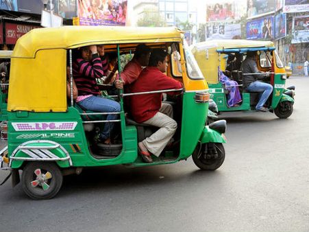 কলকাতা হাই কোর্টের বিচারপতির সঙ্গে অসভ্যতা, গ্রেফতার অটোচালক
