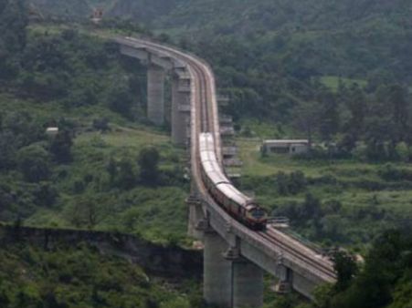এ বার ট্রেনে চেপে চলুন বৈষ্ণোদেবী দর্শনে, পরিষেবার সূচনা প্রধানমন্ত্রীর