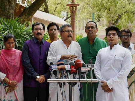 লোকসভায় হেনস্থা করেছে মদ্যপ বিজেপি সাংসদ, তোপ তৃণমূলের