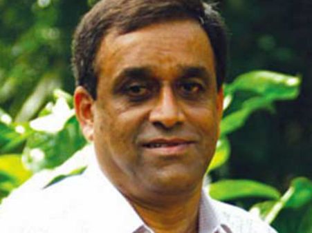 গোয়ার মন্ত্রীর বিকিনি পরা ছবি ইন্টারনেটে, মামলা রুজু