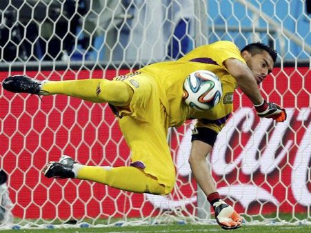 (ছবি) বিশ্বকাপ ২০১৪: পেনাল্টি শুটআউটে ডাচেদের হারিয়ে ফাইনালে আর্জেন্টিনা