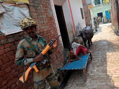তপ্ত সাহারানপুরে নজরদারি চালাতে ড্রোন নামাল পুলিশ