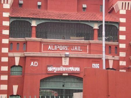 আলিপুর জেল থেকে পালানো ১ কয়েদি পুলিশের জালে, তল্লাশি বাকি দুয়ের