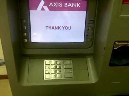 নিখরচায় এটিএম ব্যবহারের দিন শেষ হচ্ছে, নয়া নির্দেশ রিজার্ভ ব্যাঙ্কের