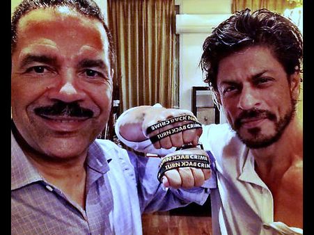 ইন্টারপোলের প্রথম ভারতীয় অ্যাম্বাসাডার হলেন শাহরুখ খান