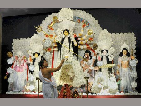 দুর্গা পুজোয় পাঁচটি করে জিনিস আবশ্যিক, জানুন সেই 'পঞ্চ' বিষয়